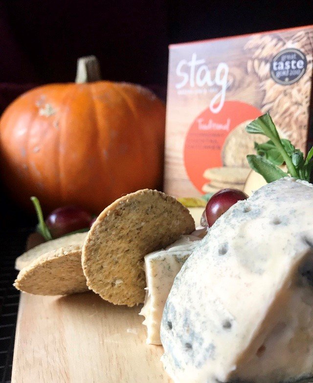 Waterbisc's tweet photo. Happy Halloween to you all!🎃 #Halloween19 #biscuitsforcheese https://t.co/KFQKrJHax5