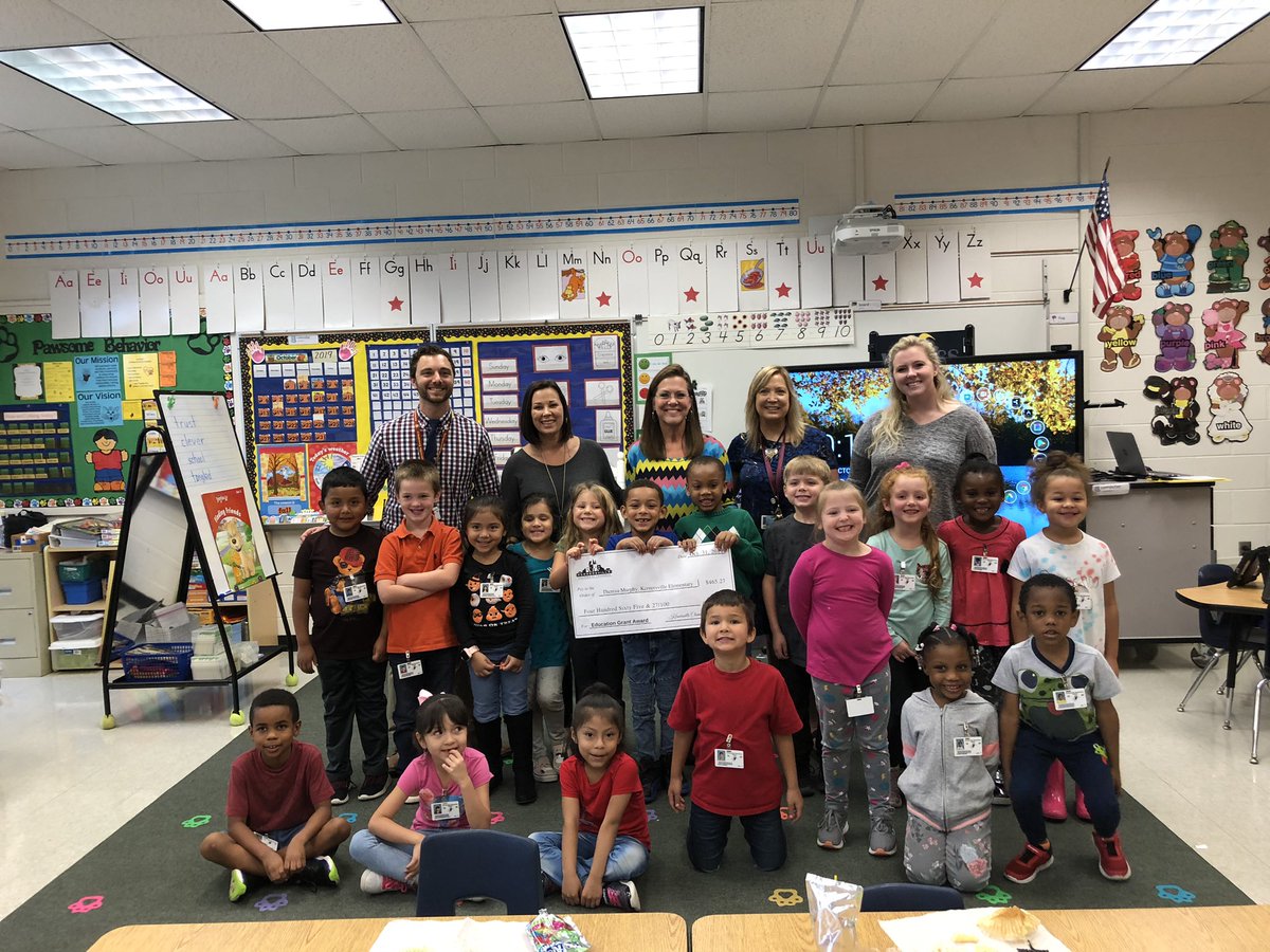 caudilljones's tweet photo. Thank you Kernersville!  The prize patrol awarded  60 teachers with grants this morning.  Gotta Love that smile on our new superintendent. Who doesn’t like giving away money 💵😊#EatingForEducation #wsfcs #I♥️Kernersville https://t.co/riEw5q3tX3
