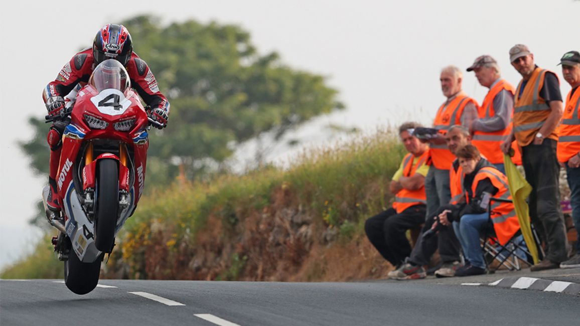 FREE ENTRY TO MOTORCYCLE LIVE FOR TT MARSHALS

<a href="/motorcyclelive/">MCL</a> and the IOMTTMA have announced that marshals at the 2019 TT Races or 2019 Classic TT will be able to claim a free, one-day entry ticket to the 2019 event.

Details >> iomttraces.com/news/business/…

#LoveTT #thanksTTmarshals