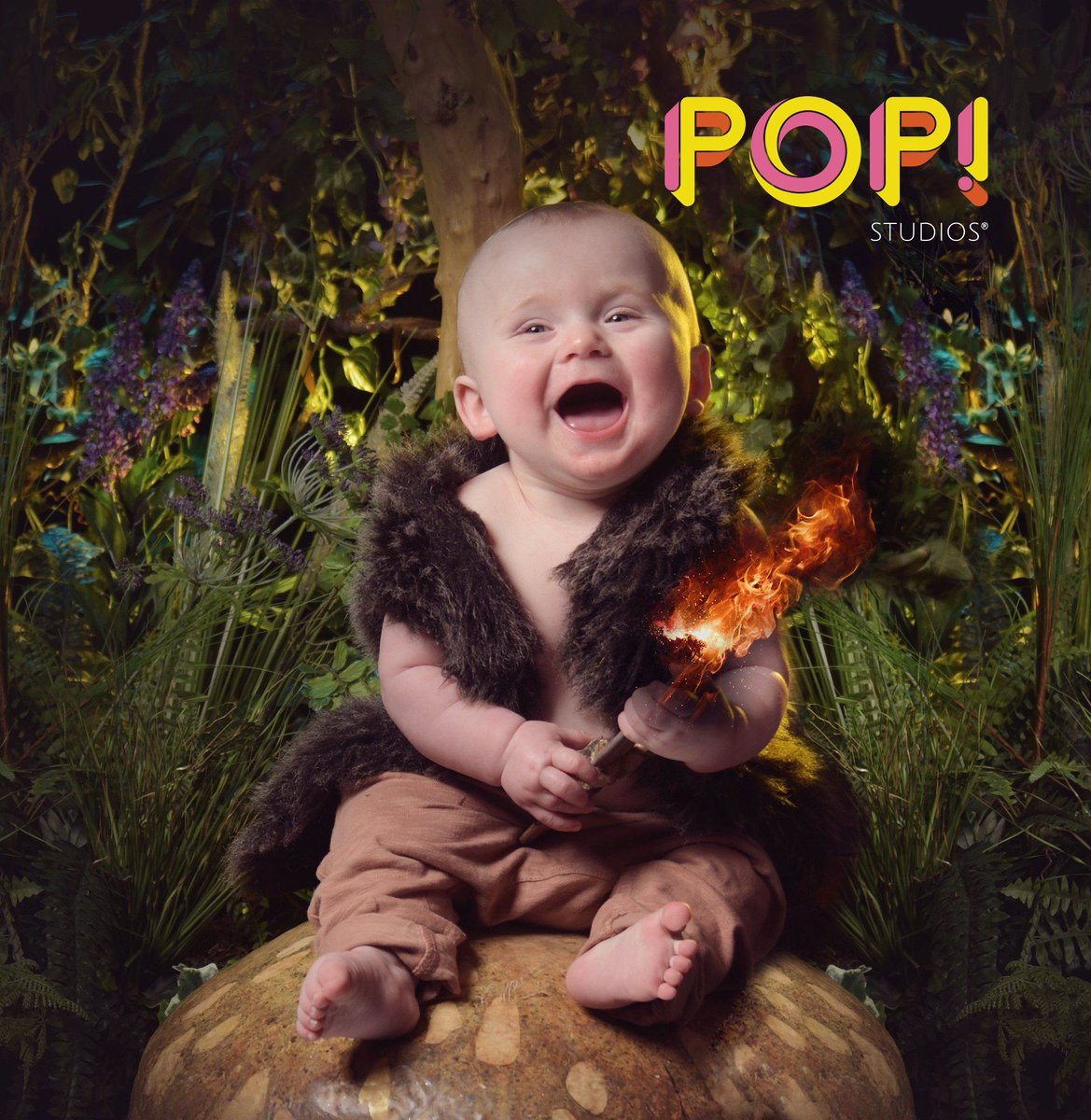 Popstudiosuk's tweet photo. Oh Parker you're adorable! 😍
We'd love to have more gorgeous boys come and explore our secret garden, this Woodland explorer is super cute 🌲
#derby #photography #studio #nottingham #family #portrait #love #popstudios #photooftheday #cute #woodland #magic https://t.co/Gkxe63ZpsV