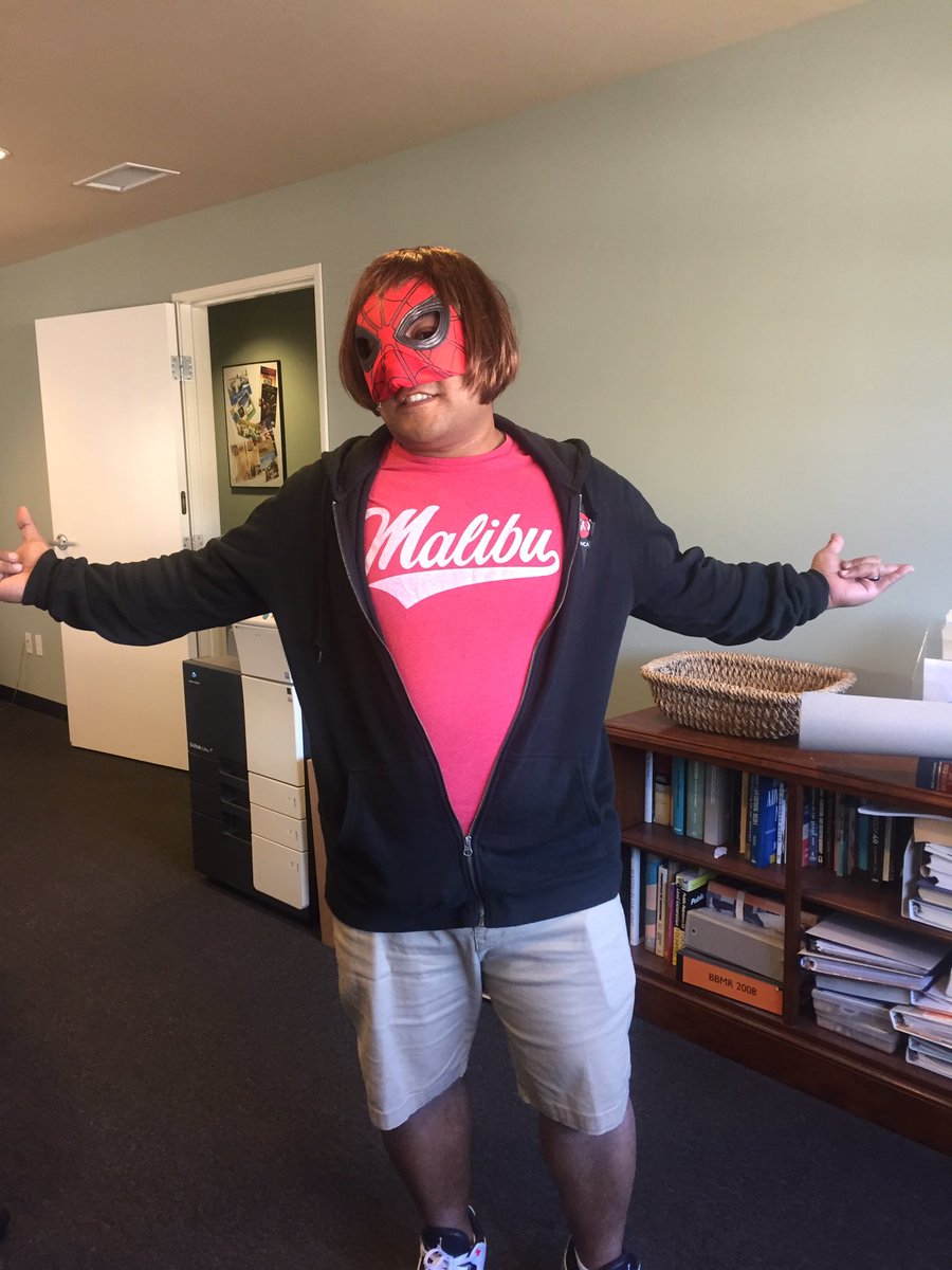 OsterAds's tweet photo. Things are getting quite spooky in the office today! 👻 🦸🏽♂️⚾️ #happyhalloween #osterads #osterandassociates
#malibuspiderman #crazedsportfan #kansascityfan #malibu #spiderman https://t.co/nieMj0QCId