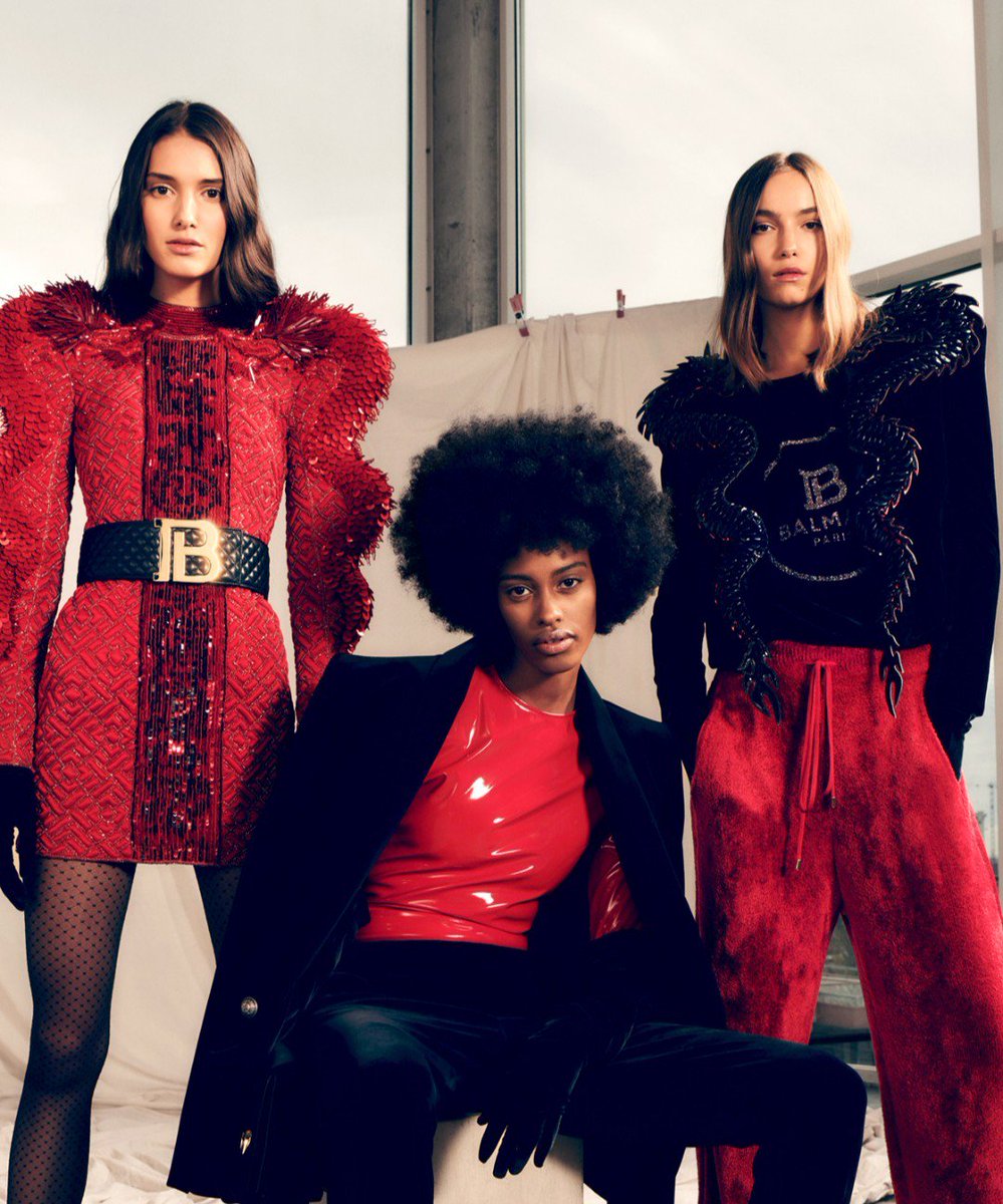 We’re totally crushing on #bordeaux this fall! 🍷❤️ 
Take some inspiration from #Balmain’s Pre-#Fall ‘19 collection and let the wine-red hue stand out among black basics. #fashiontrends #fashionstyling #tipsntrends