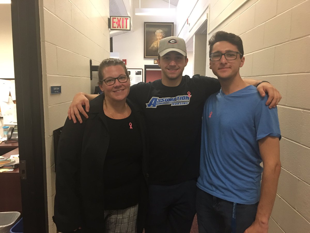 AssumptionURN's tweet photo. SON supporting fighters and survivors of breast cancer!  Show us your pink ribbon pics! #assumptionSON #AssumptionCollege https://t.co/KWSF6IfOa1