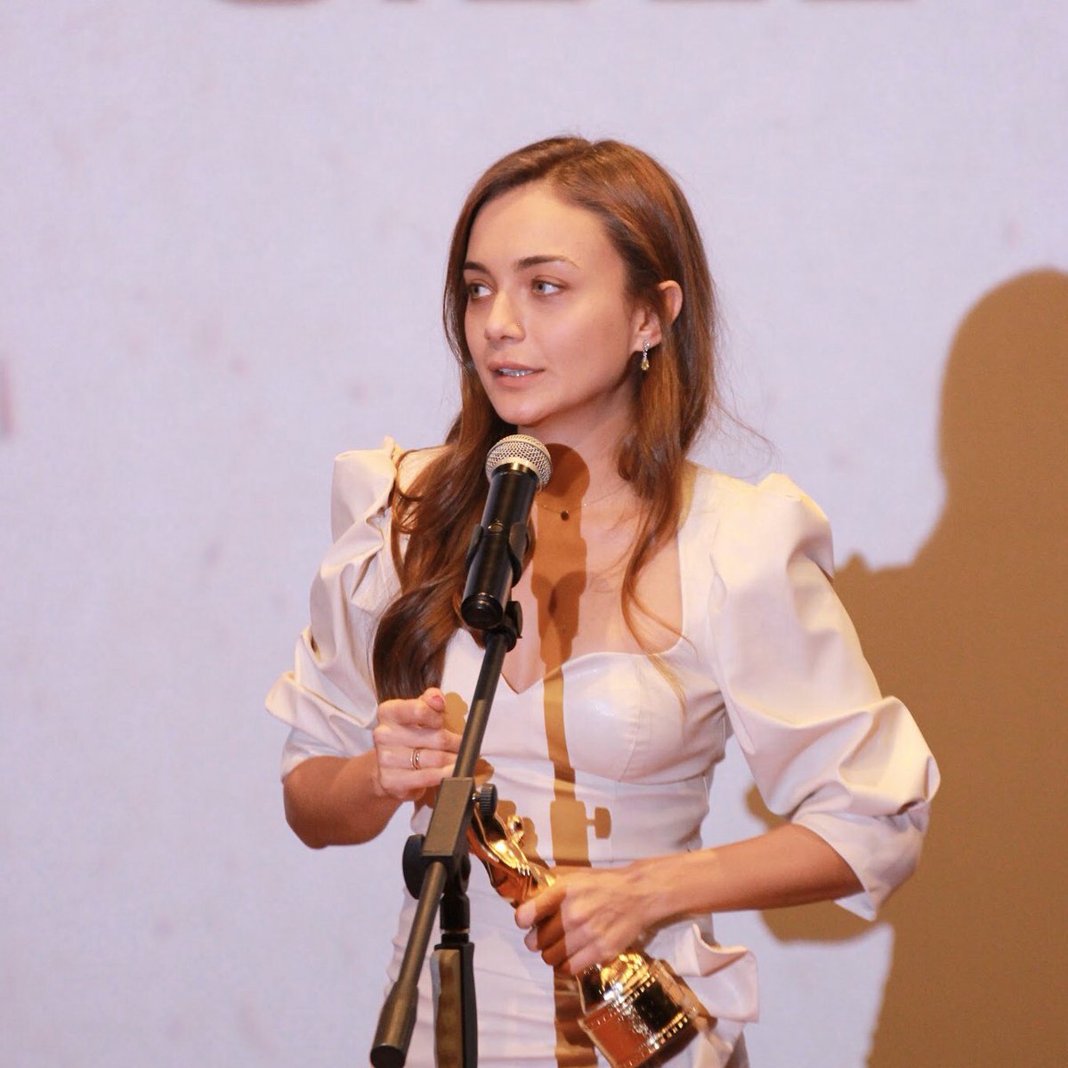 55. #UlusalYarışma’da “Sibel” filmi ile En İyi Kadın Oyuncu seçilen Damla Sönmez ödülünü Uğur Polat’tan almak üzere sahnede!
#ÖzeDönüş <a href="/ulusalyarisma/">Ulusal Yarışma</a>