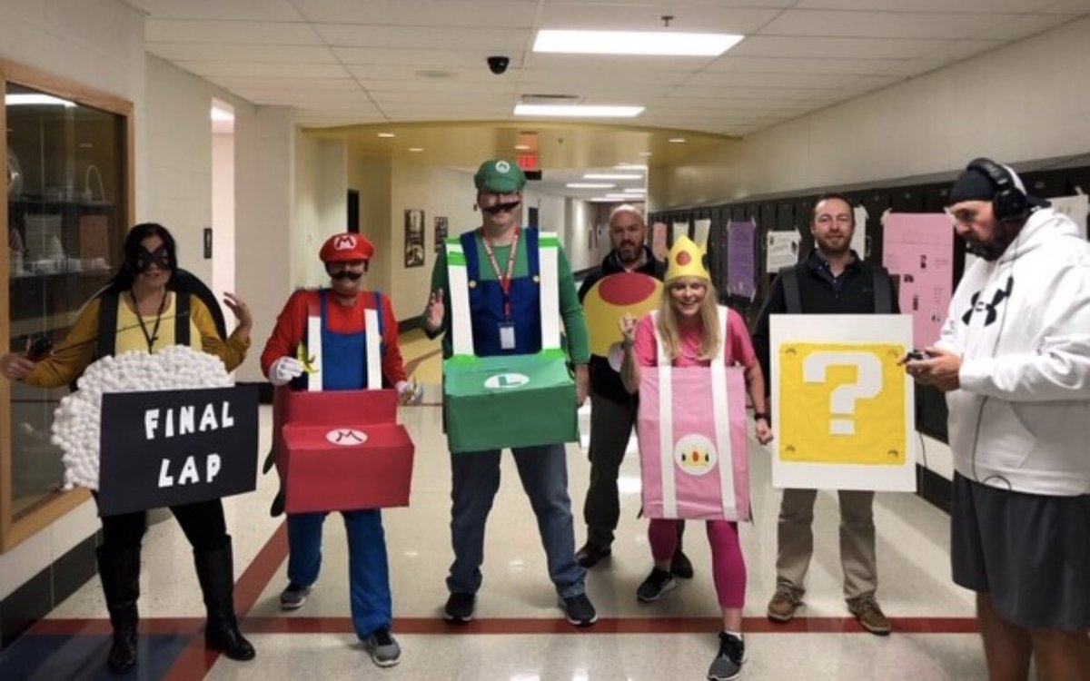 Thesarafloyd's tweet photo. Halloween at @ozarkhstigers is so much fun! @mariokarttourEN #webetterwin #OHSroar #Ozarkleads https://t.co/I3s3Do0aGV