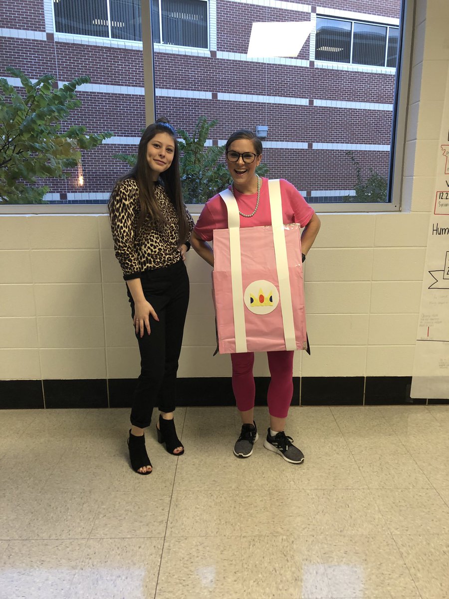 Thesarafloyd's tweet photo. Halloween at @ozarkhstigers is so much fun! @mariokarttourEN #webetterwin #OHSroar #Ozarkleads https://t.co/I3s3Do0aGV