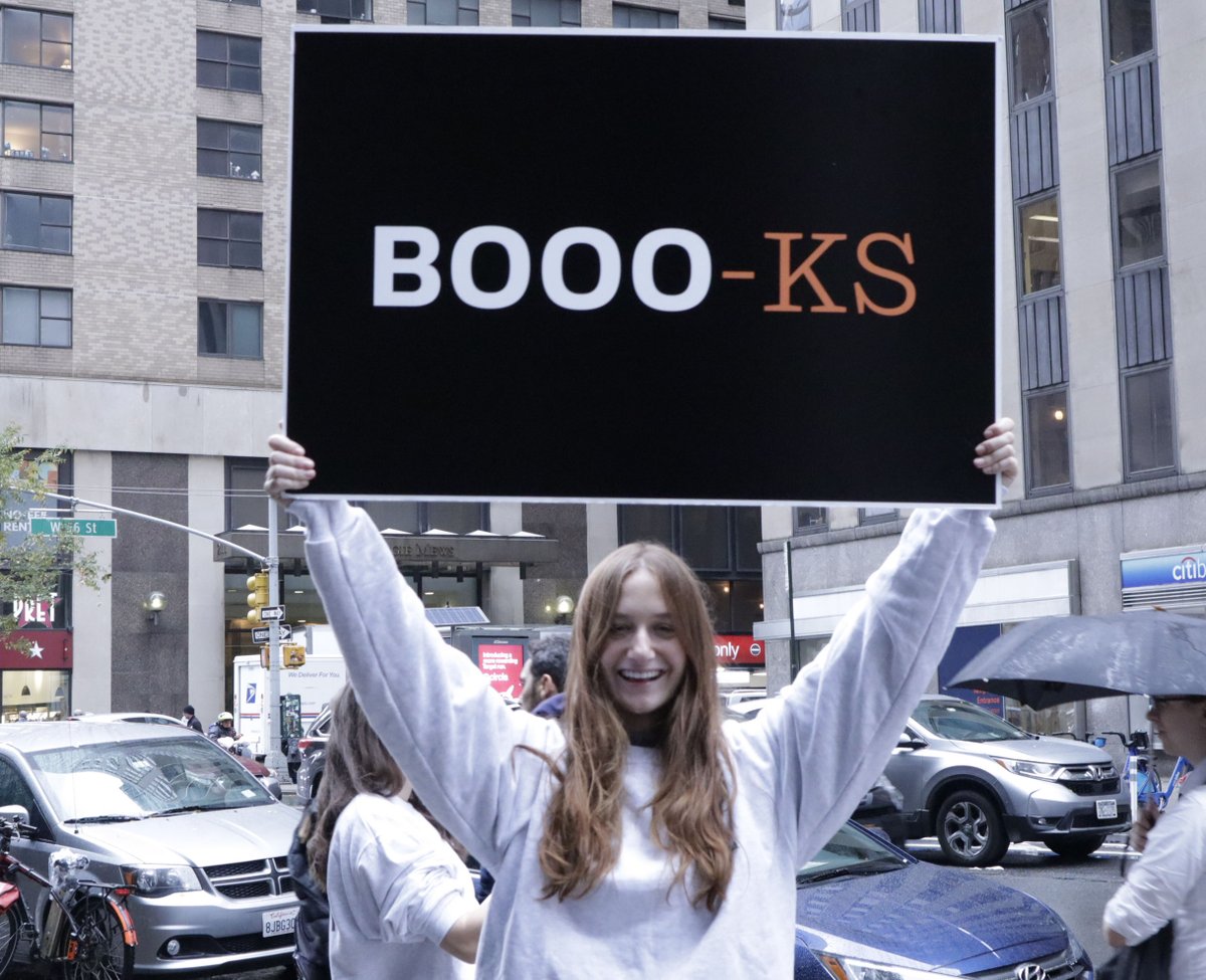 randomhouse's tweet image. We had so much fun handing out books &amp;amp; Nerds outside of RH HQ! Thanks to everyone who stopped by.

Happy Halloween! #BrainCandy