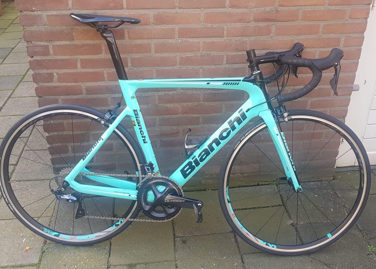 FOR SALE! Team Jumbo-Visma-De Jonge Renner heeft nog een aantal prachtige Bianchi fietsen in de verkoop. Het gaat om de Bianchi Aria, Shimano ultegra 11 speed afgemonteerd en voorzien van Fulcrum wielen. Interesse? Neem dan contact op met (06) 23 83 00 32.
#dejongerenner #Bianchi