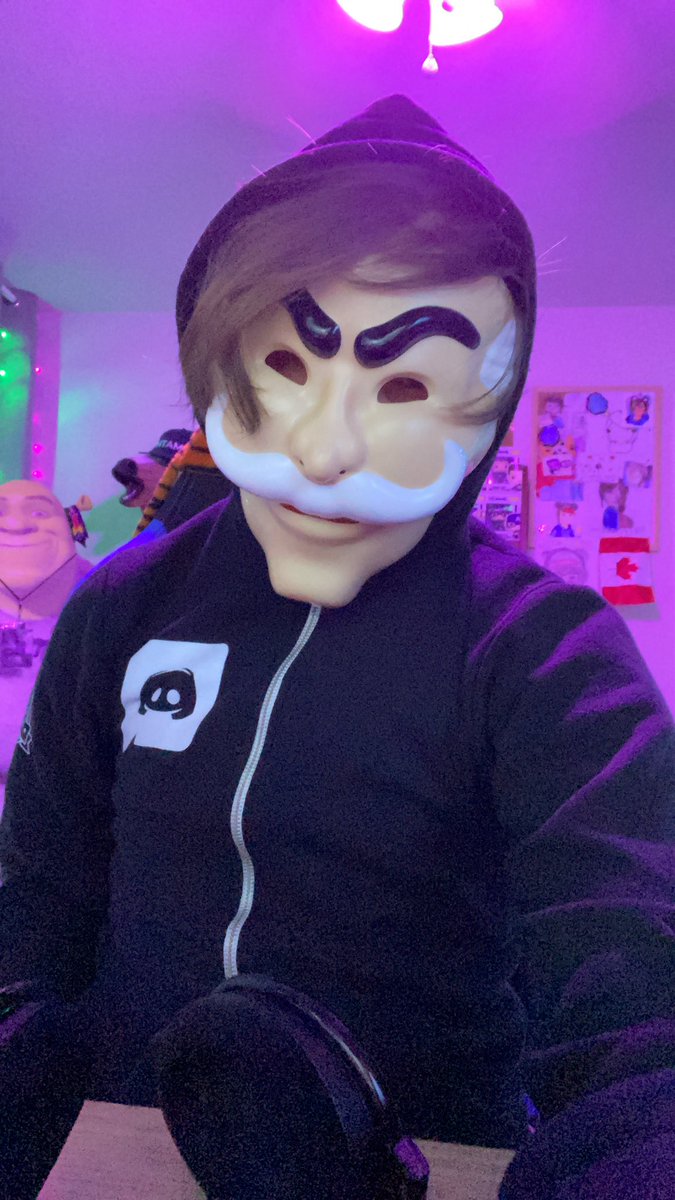 Kreekcraft On Twitter About To Hack Roblox Better Use Star Code Realkreek Or Else John Doe Gets It - hack mask roblox