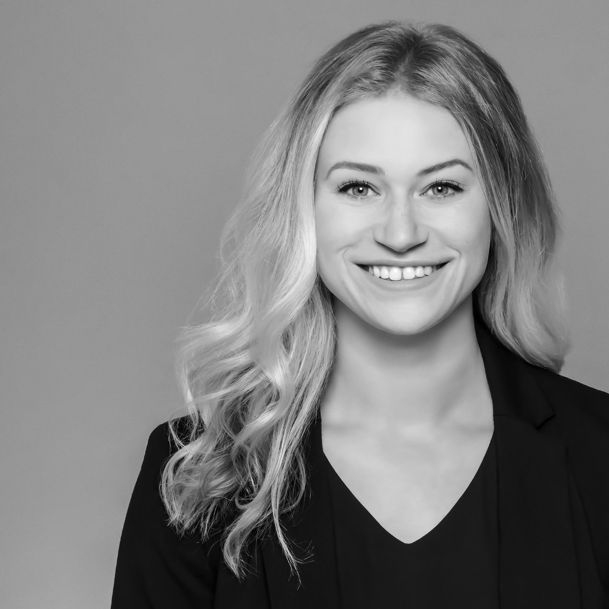 This is Megan! She is our Client Relations Director. Having studied Life Sciences at Newcastle University, she brings a unique experience to advertising. Driven to achieve best client results, Megan focuses on transparency and gaining unique competitive advantage

 #dalmbacwsim