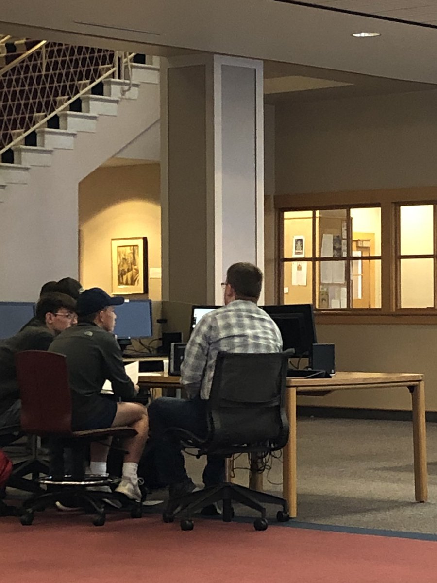 susiequsie23's tweet photo. Hands-on teaching at @WabashCollege courtesy of “Captain Colin” McKinney. One more reason to #gotowabash https://t.co/cNXOZZfBQj