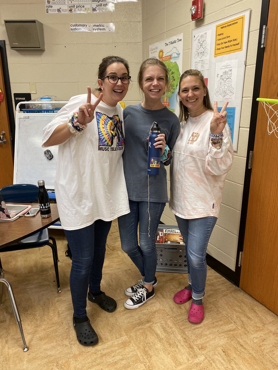 MrsDarnell_CTE's tweet photo. The 6th Grade VSCO girls!! @KrutzaAmanda @mswatkins6th https://t.co/BxZwWrShSY