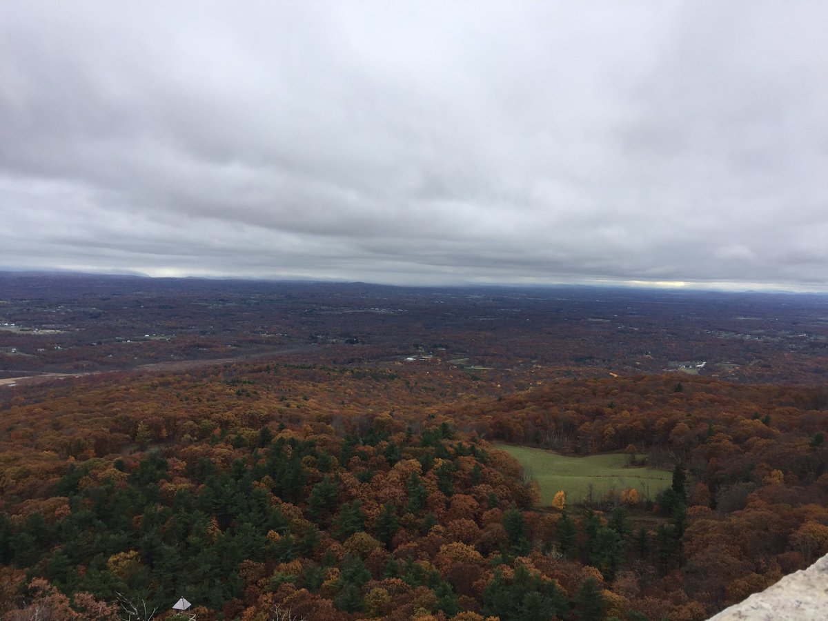 AmichaRobertson's tweet photo. The views and the science were equally unreal at the 2019 @SkirballNYUSoM retreat. #supercoolscience https://t.co/RzLkYMJOZI