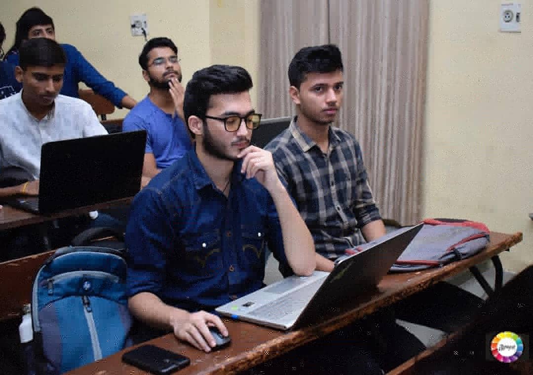 SMCCVSDU's tweet photo. #ENCRYPT_THE_TECH_SOCIETY of Depattment of Computer Science #College_Of_Vocational_Studies organized a #worksh op on #Machine_Learning using #Microsoft_Azure on 30 October, 2019, in association with Microsoft student partners. https://t.co/nTxlcFOpVb
