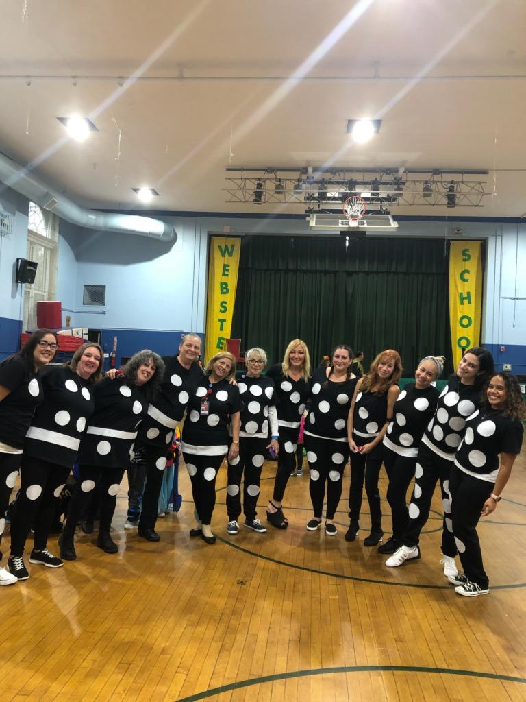 MrsColon15's tweet photo. Being a PreK Teacher may knock you down a few times but these Dominoes know how to get right back up! @Ms_M_Lopez
@missperdomodws

#prekindergarten #dwsprekstaff #Weeteach #Weehawkenpublicschools #danielwebsterschool https://t.co/hhkXDk6smr