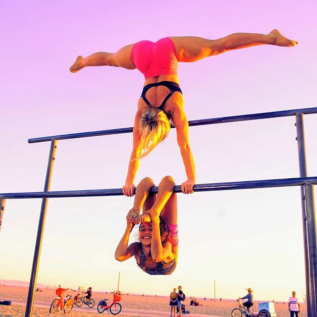 y_trebil's tweet photo. Tag someone who loves handstands!! 🤗🤗🤗 California sky with @morganrosemoroney 🎆🎊🎉
.
.
📷 @elyssamedia .
.
#libertybarros #morganrosemoroney #stevecook #gymnastics #gymnasticbodies #worldstar #caligirl #contortion #contortionist #calisthenicsgirls … https://t.co/H4Fn0zRYD4 https://t.co/qLTDifAnAt