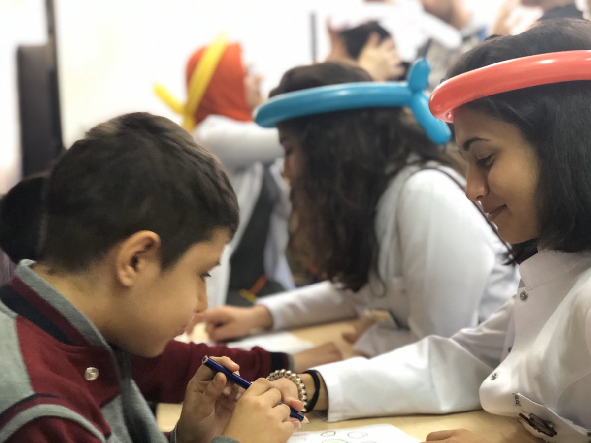 gencyyd's tweet photo. Kırıkkale Genç YYD topluluğumuz “Yeryüzüne Dokun” projesi kapsamında Kırıkkale Özel Eğitim Uygulama Merkezi’nde eğitim gören çocuklar ile bir araya geldi☺️ Birçok etkinlik gerçekleştirmenin yanında annelere temel yaşam desteği eğitimi verildi👩🏻‍⚕️ #İyilikİçinGençlik https://t.co/YYpf4QLNiC