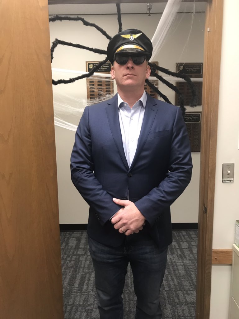 What’s spooky about this is our feeder team is trying to impersonate our air team. Be safe out there. 🚛➡️✈️ #SpookTheCompetition