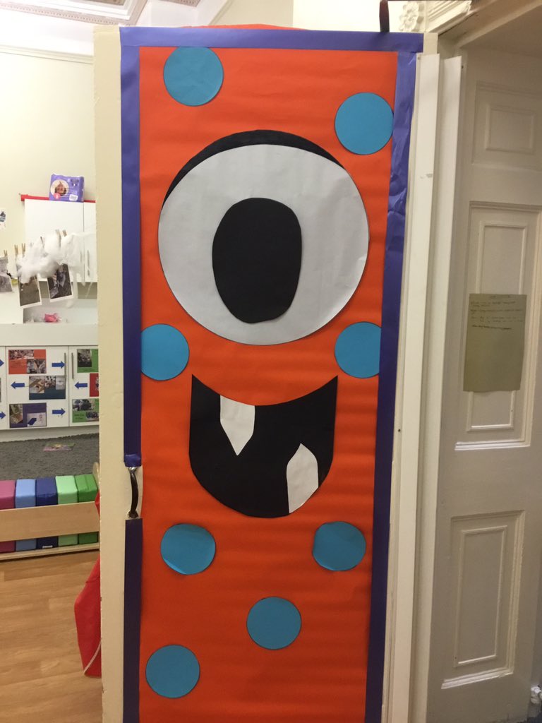 snapgrosvenor's tweet photo. Toddlers had so much fun at the Halloween party!!ππ» #halloween2019 #decoratingbiscuits #frozenhands #balloons #picnicfun #laughing #party #toddlers https://t.co/8ZqGggducx