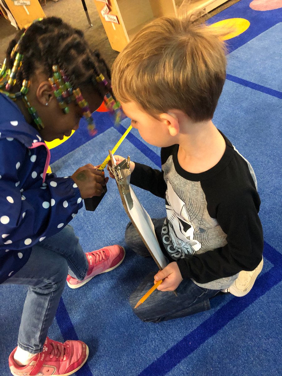u5earlylearning's tweet image. Look at those math, writing, and social skills in progress during Mrs. Summer's FFF(Full Day Fairview Friends) BUILDINGS investigation!  #creativecurriculum  #prek @TeachStrategies @McLeanCountyU5