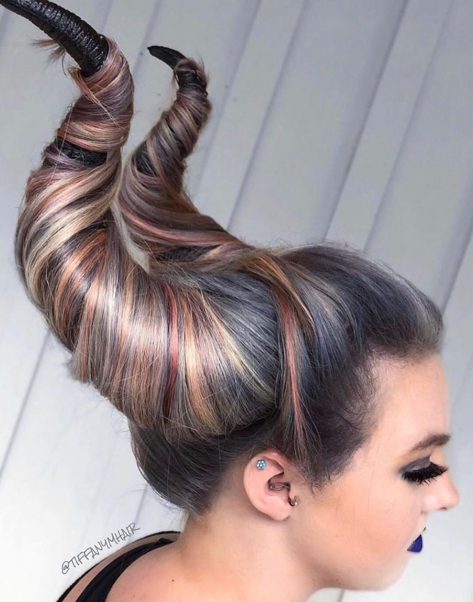 sexyhair's tweet photo. Wicked cool hair that will leave you feeling spellbound. 🖤 #SexyHair Artist @tiffanymhair styled this 'do with #BigSexyHair #PowderPlay for grip in expanding hair around the horns &amp; #SpritzAndStay for maximum hold &amp; shine. 😈 https://t.co/pxLtb1iaOz