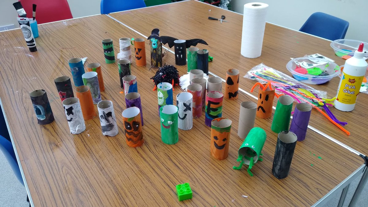 marielouiseblac's tweet photo. #halloween2019 at Erw Groes in #flintshire today! Fabulous #craftwork #pumpkin carving &amp; baking
by our @ClwydAlyn residents in #holywell Good job Barry, @ATeonow &amp; team! #tenantparticipation #fun #CommunityEngagement @suzymazzone https://t.co/bT3uFn6d10