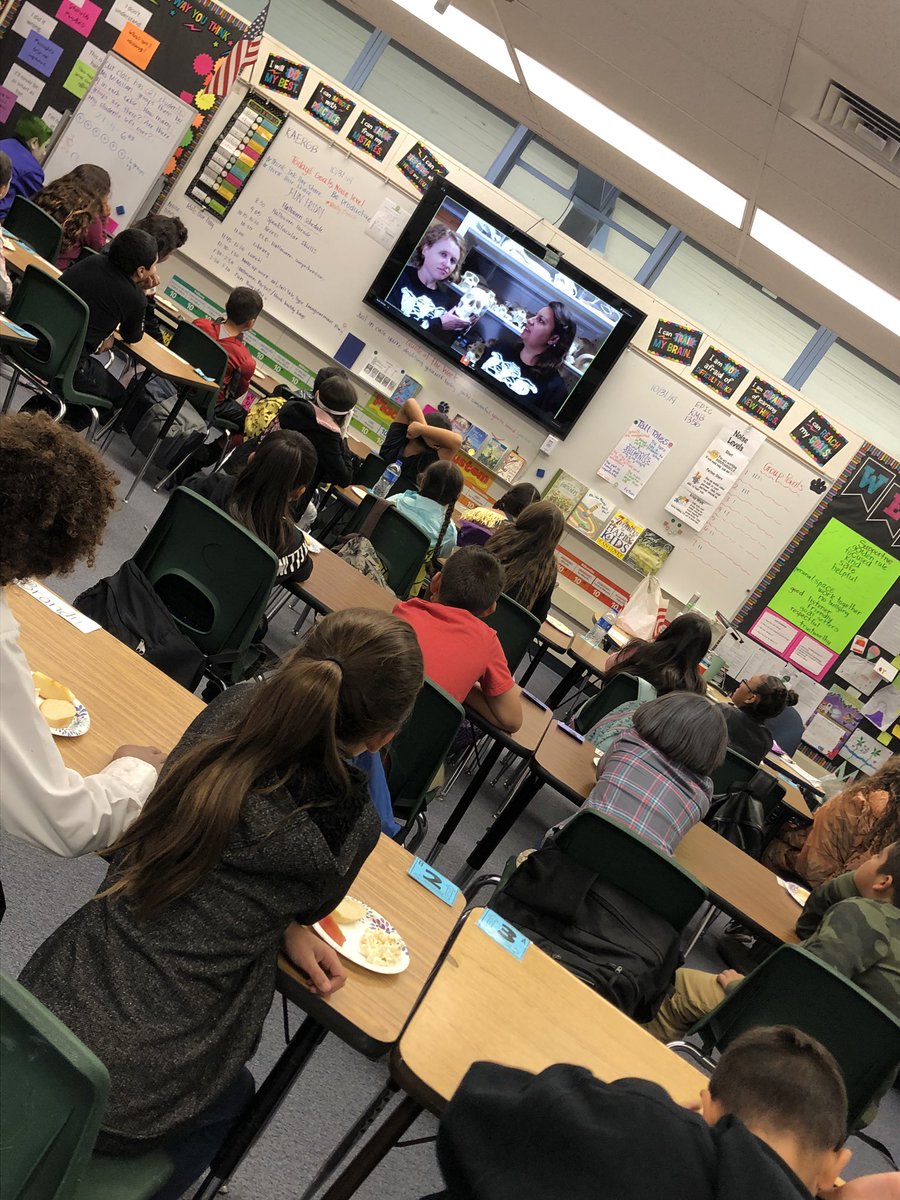 AshleyMBSD's tweet photo. Spooktacular Skulls! California Academy of Sciences live #distancelearning event. 4th graders learned about different types of skulls and teeth! They even got to test their knowledge on different types of food! #BES #halloweenlearningfun #growingbsd @BurtonSchools https://t.co/jEwMHxkMqV