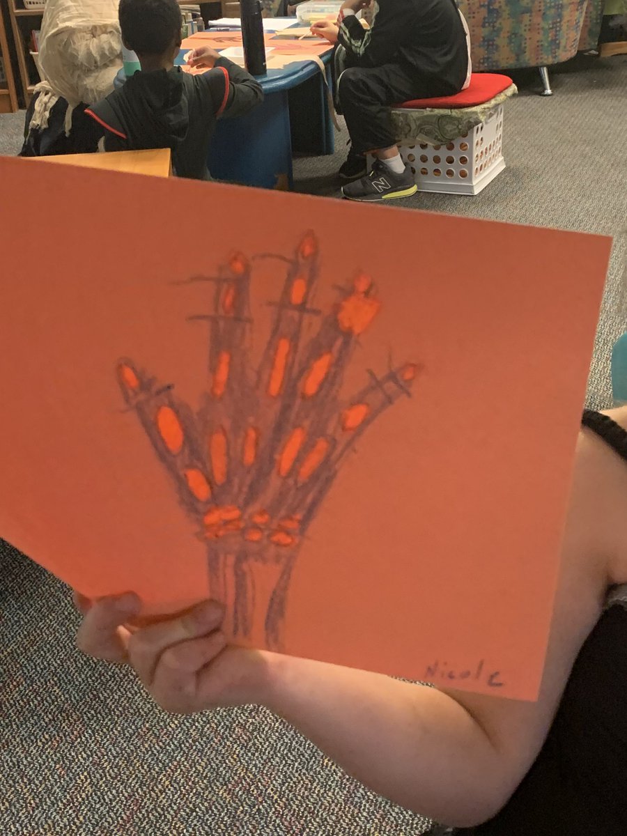 Hello3GLearners's tweet photo. Spooky bones for Halloween! https://t.co/q22Ijbl45x