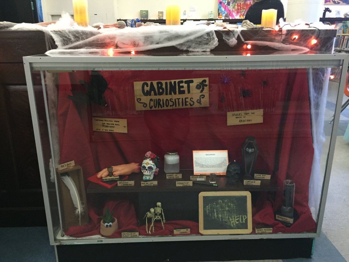 andGRASSI's tweet image. Happy Halloween from the Harlem Library @nypl #HarlemNYPLStorytime #HalloweenLibrary #TrickorTreat 
🎃🕷️🧛‍♂️🎃