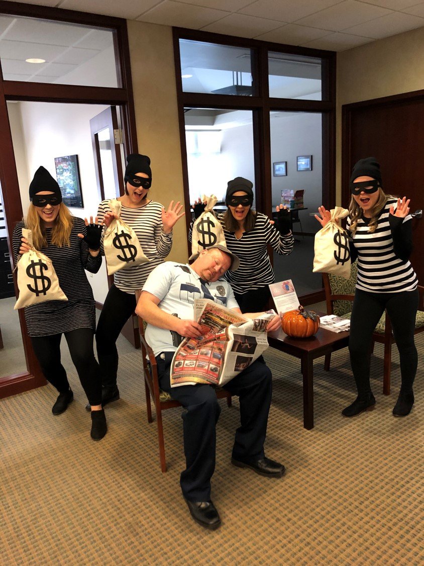 SaukValleyBank's tweet photo. We're not letting the snow put a damper on today. #HappyHalloween from Sauk Valley Bank! Have a spooooktacular day!! #OfficeHalloween #MerryHalloween #CreepinItReal https://t.co/S9Itkgf5Bw