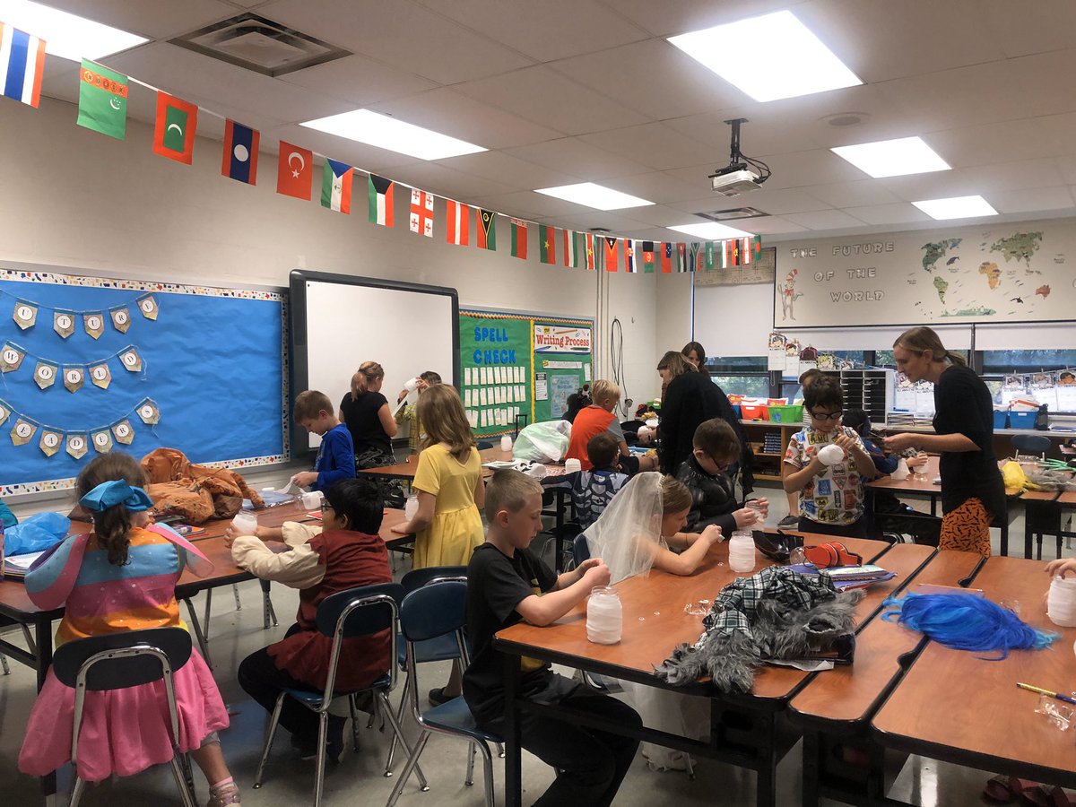 MrsMerwinJHIS's tweet photo. Halloween Party Day at JHIS! My favorite! #WErTJ #wegotyou #HappyHalloween2019 https://t.co/McqEwL5Uvf