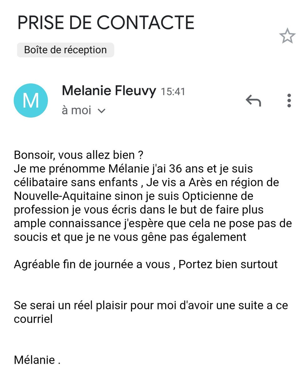 tom_leb's tweet photo. Désolé Mélanie mais ça va pas marcher entre nous 🤖
Signalement #phisphing @CNIL https://t.co/8at6skR42a