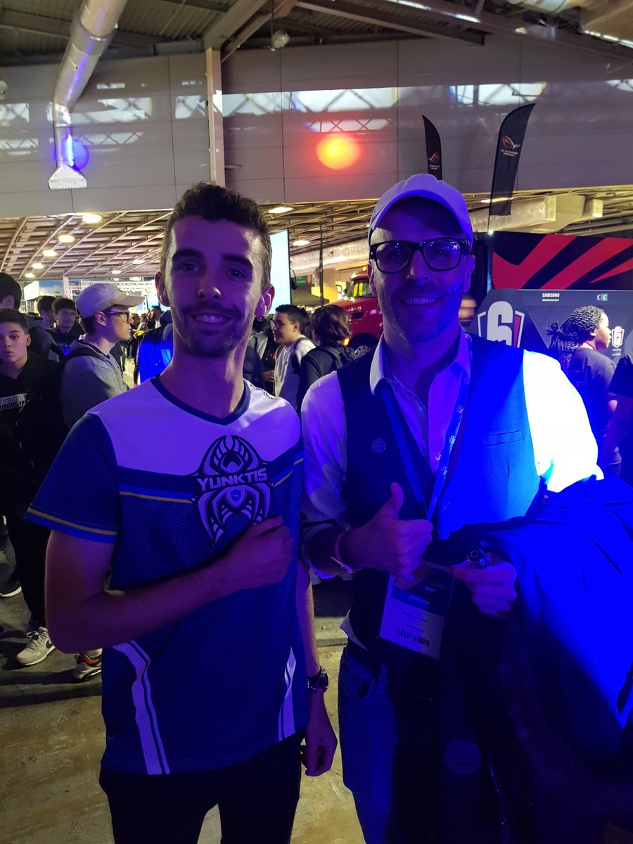 Lgde_Sky's tweet photo. Pour moi @Rainbow6Game un mon jeu préféré mais en plus rencontrer des casteur et des grand joueur que j'adore regarde ça me fait ultra plaisir vous pouvez pas savoir @Sixquatre @SussuLeVrai @ScokR6S @THEwhiteshark67 https://t.co/NyfBNVMD57