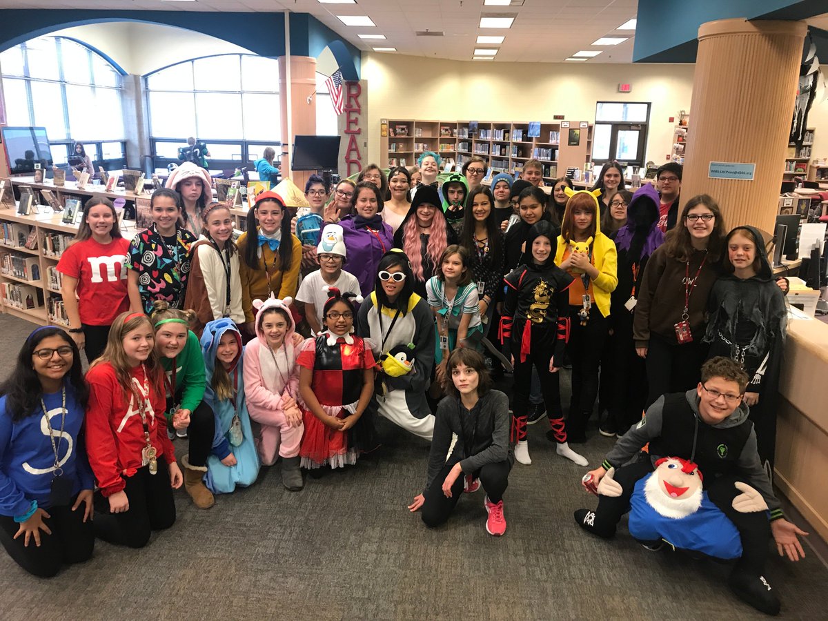 WredlingD303's tweet photo. Halloween has taken over the Wredling LRC... #SpookyReaders #WredlingRocks #HappyHalloween2019 https://t.co/6ADQAqS8or