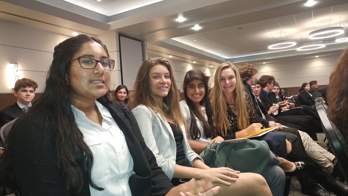HeckerJeanette's tweet photo. @ccds students participated in Model United Nations at the University of Dayton. Good to see one of our alumnae, Class of 2016! Great job, Mr. Fossett. #wearecountryday #ccdsglobal @TonyJaccaci @jgweinheimer https://t.co/sfmdyLXyR0