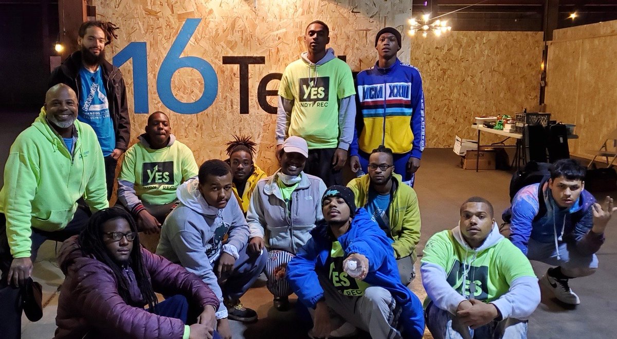 16Techinnovate's tweet photo. We're so grateful for this @GroundworkIndy crew. Thanks for helping us set up for tomorrow's #16TechFest! See you (and you, too) tomorrow 5-8 at 1250 Indiana Avenue. https://t.co/SNiGWN4ejZ