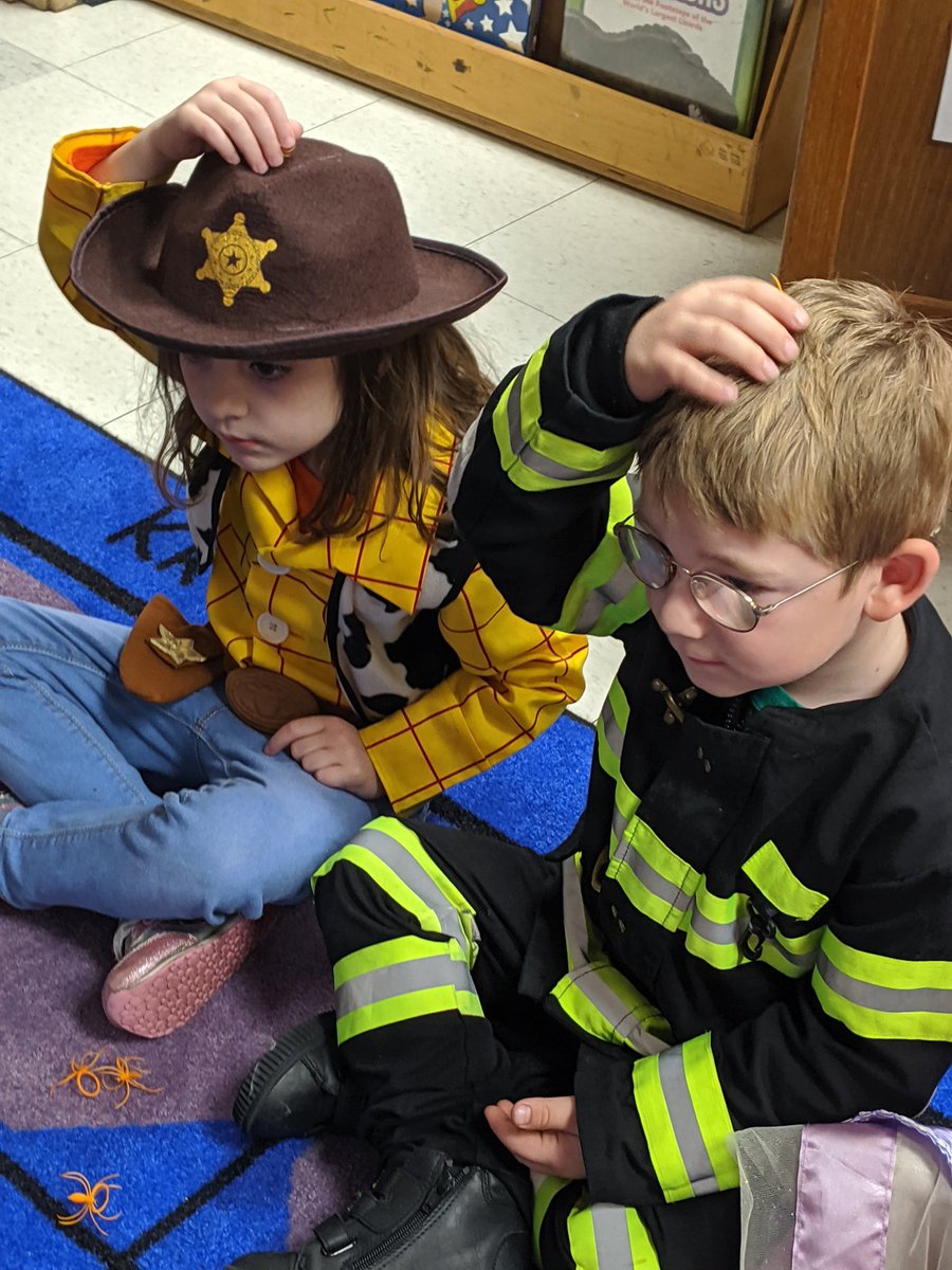 TinyTopperTeach's tweet photo. Happy Halloween from Tiny Topper Land! Only in PreK would a princess build a castle with a dinosaur! @ChardonSchools #PMClass #halloween2019 https://t.co/fEDOnzXx1M