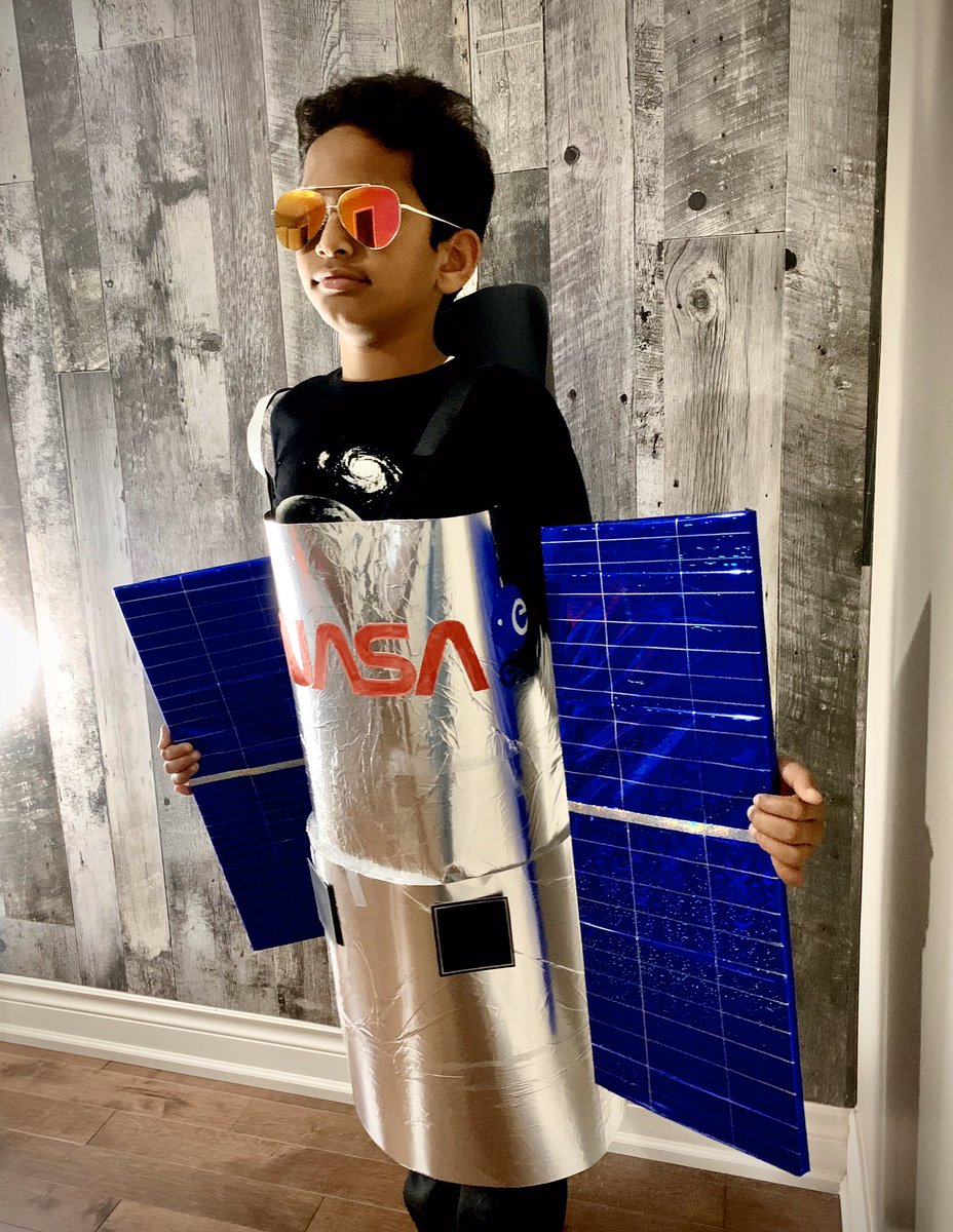 kri_selva's tweet photo. 🔭Proudly dressed up as Hubble Space Telescope-a great discovery &amp; forefront in astronomy for more than 29yrs since it’s launch! @NASA @NASAHubble @NASASTEM @NASAJPL_Edu #NASAcostume #halloween2019 #Halloween #halloweencostume #diy #STEM #handmade #STEMeducation #YoungScientist https://t.co/X6OG4gdXnf