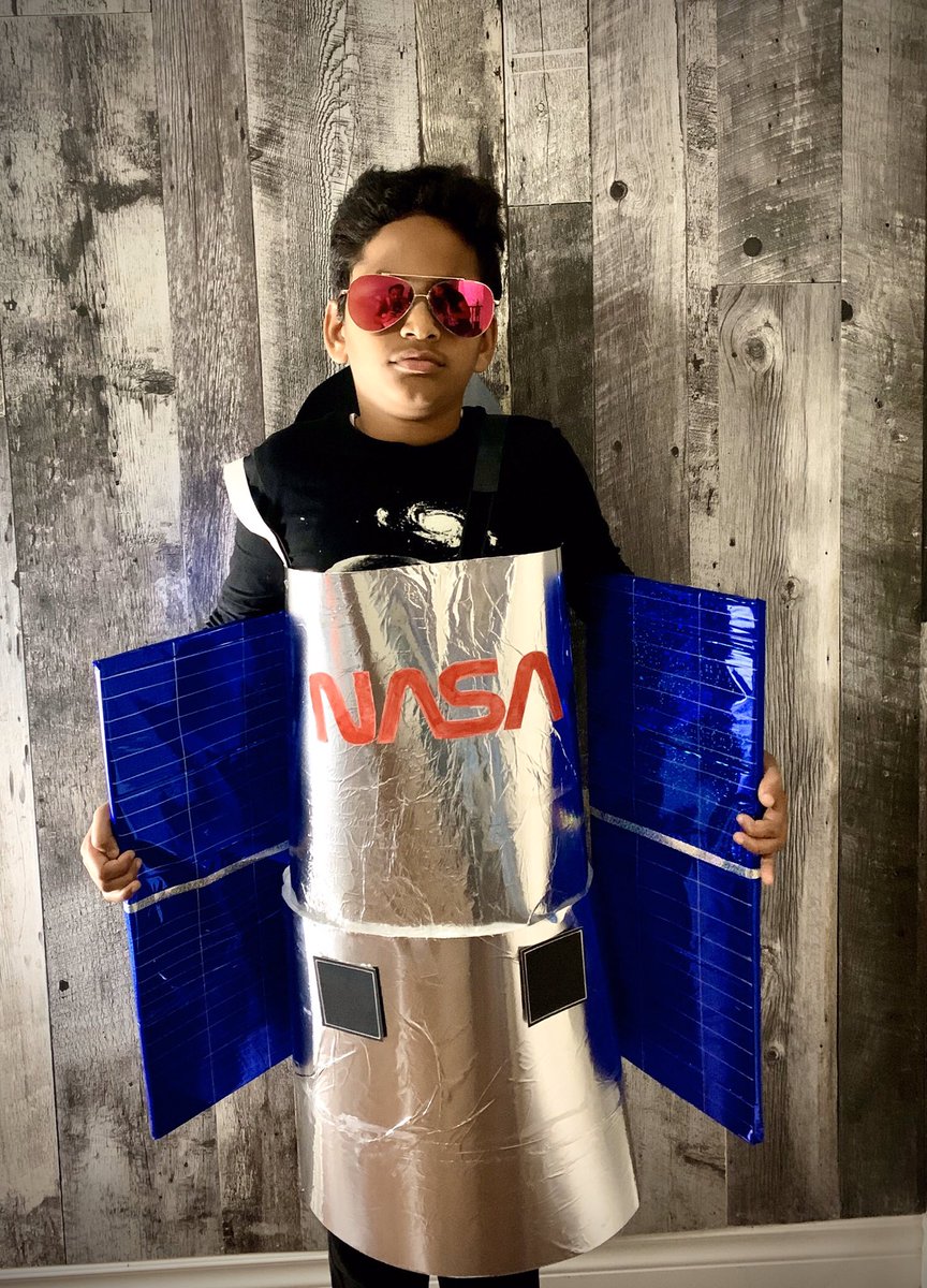 kri_selva's tweet photo. 🔭Proudly dressed up as Hubble Space Telescope-a great discovery &amp; forefront in astronomy for more than 29yrs since it’s launch! @NASA @NASAHubble @NASASTEM @NASAJPL_Edu #NASAcostume #halloween2019 #Halloween #halloweencostume #diy #STEM #handmade #STEMeducation #YoungScientist https://t.co/X6OG4gdXnf