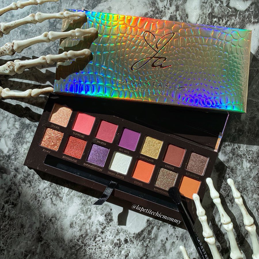 Help Skellie picks her palette for tonight! Which one is calling you? <a href="/ABHcosmetics/">Anastasia Beverly Hills</a> <a href="/jackieaina/">🤍</a> or <a href="/carlibybel/">carli bybel</a>