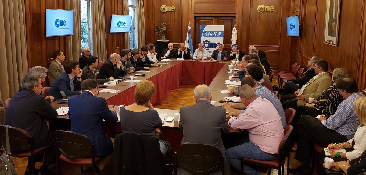 redcame's tweet photo. Junto con @AIMASIntermodal nos reunimos con organismos y empresas de logística y transporte para trabajar en la integración del ferrocarril a los barcos y camiones buscando accesibilidad para todo el país y, al mismo tiempo, reducir el costo logístico y la huella de carbono. https://t.co/D5VU0vBudD