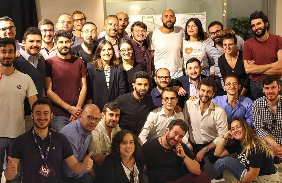 raffaelecpt01's tweet photo. Fiero d'essere l'unico ebolitano presente tra gli operatori del settore a lavoro per il riconoscimento del ruolo dello Youth Work in Italia, dopo una giornata di approfondimento partecipato
con metodologie non-formali
@MassimoCariell1 @comunedieboli @AgenPolitica @DipPoliticheUE https://t.co/0EkXy7tlcR