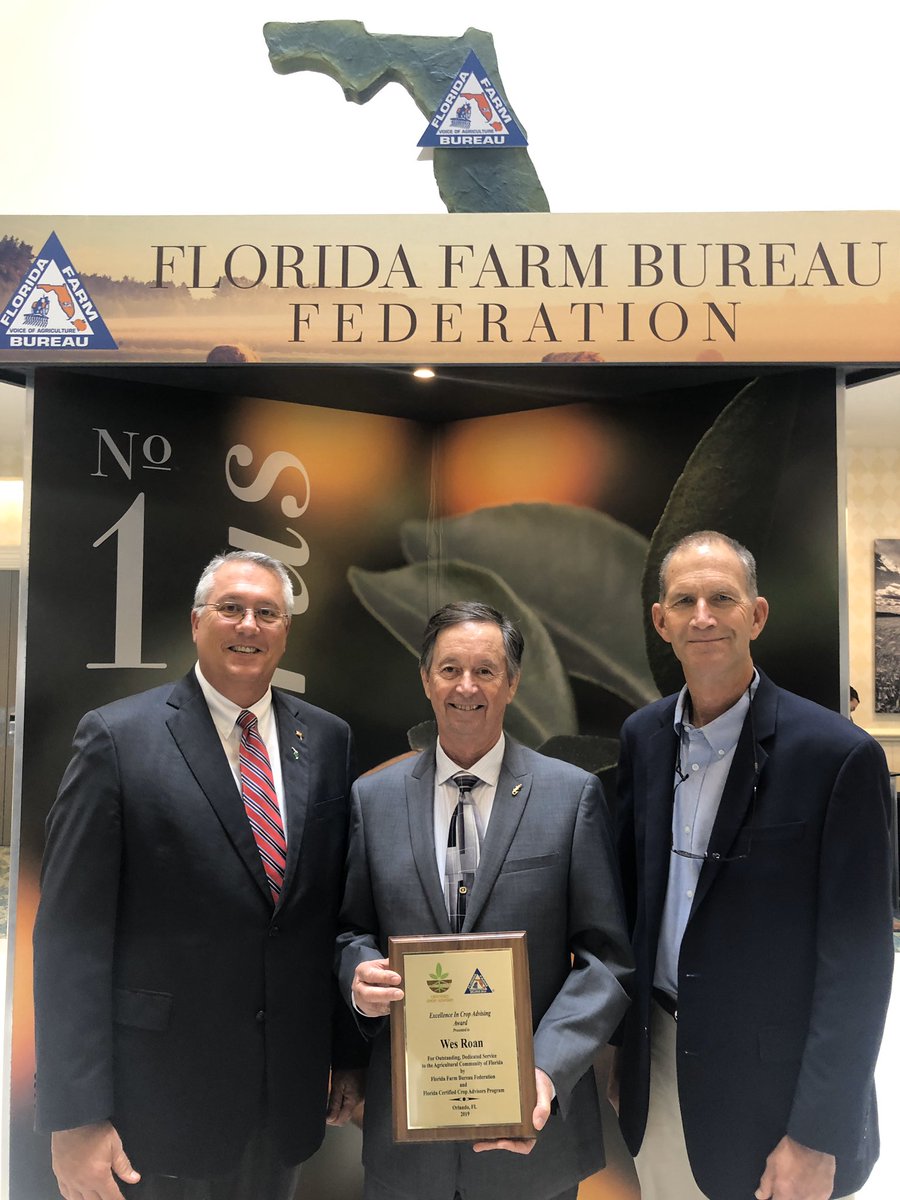 FFAAtweets's tweet photo. So AWESOME today to see Lipman’s Wes Roan receive the FL Farm Bureau &amp; FL Certified Crop Advisers Excellence in Crop Advising Award!
#BetheVoice #LivetheLegacy #FFBFAnnualMeeting #FFAAtweets #FFVA @Lipman_Produce https://t.co/XP7cNFAyU4
