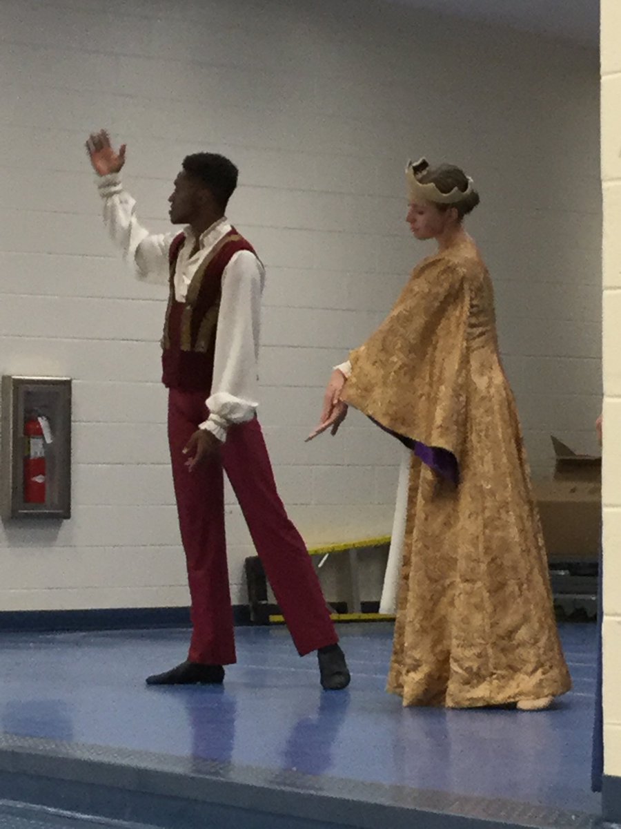 CECLASeaSponges's tweet photo. We are enjoying Swan Lake this afternoon. #oneccps ⁦@ScottScorpions⁩ ⁦@EScottPTA⁩ https://t.co/3XR6MD2zGq