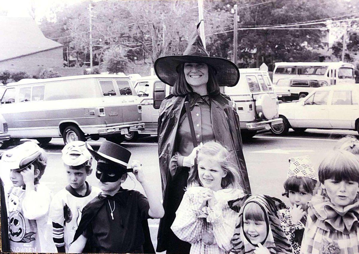 TCSKnights's tweet photo. Happy Halloween! The first photo is from 1959 when our school was called Blessed Sacrament School. The second photo is from 1986. #ThrowbackThursday #HappyHalloween https://t.co/ZqIXbPSO4B