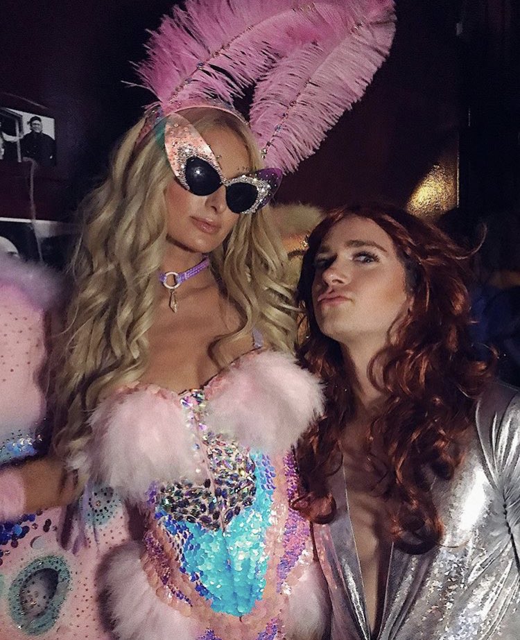 Lohanforfans's tweet photo. Lindsayโs #DoTheLiLo still is a thing! Among other famous characters of her. Besides a fan of Lindsay trolled Paris Hilton (who?) by dressing as Lindsay ๐ https://t.co/A1luR4hNtu