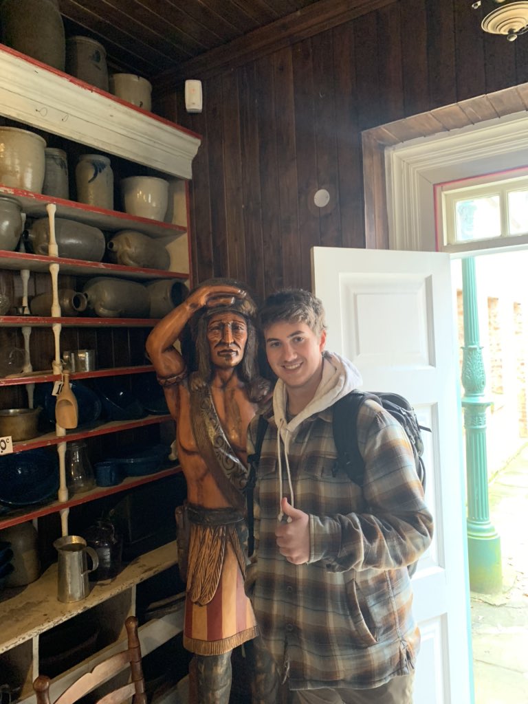 PissHammer1's tweet photo. Got to meet Elizabeth Warren! https://t.co/J1wUrJSZ4U