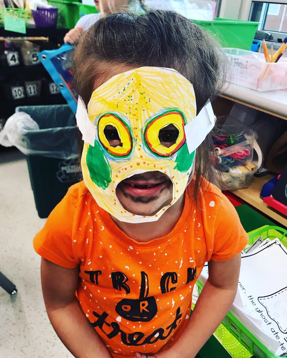 MissJohnsonCES1's tweet photo. We had so much fun partying and crafting on Halloween! 🧡🖤🧡🖤 https://t.co/7inoC3SkyM