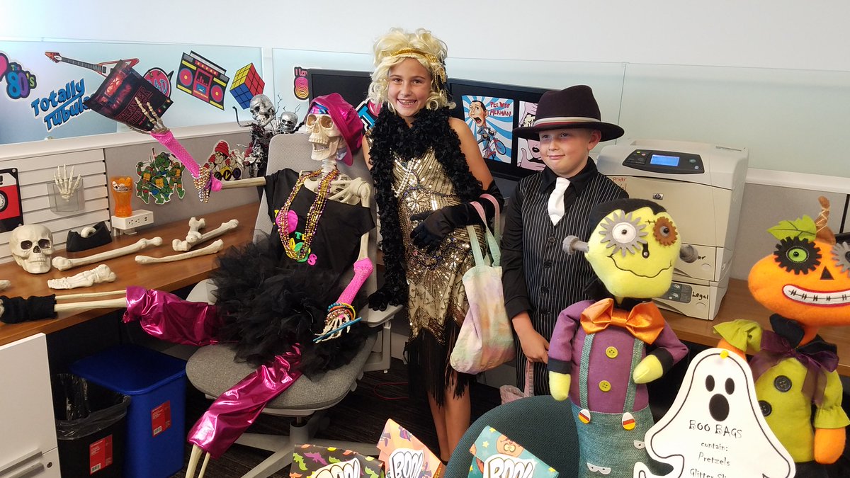 CushWakeAZ's tweet photo. We had some special trick-or-treaters come by the @CushWakeAZ office! #HappyHalloween #trickortreat #CWHalloween https://t.co/UlKpkqu5wO