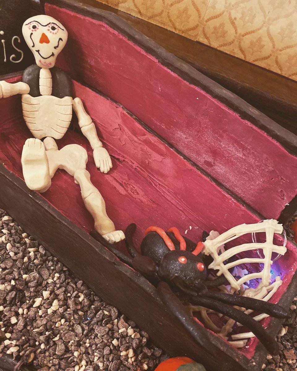 TheOrwellHotel's tweet photo. HAPPY HALLOWEEN!!! 🎃🦇 hope everyone is having a scary evening!!!! 👻 our talented Nick has made a chocolate grave yard completely made from chocolate (part from the lights!) #chocolate #art #sculpture #grave #graveyard #pumkin #holloween #skeleton #spider #allchocolate #hotel https://t.co/1C45ljqfDO